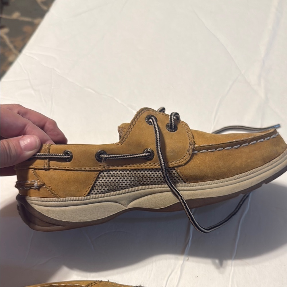 Sperry Tan Boat Shoes with Moccasin Toe and Leather Laces - Picture 5 of 6